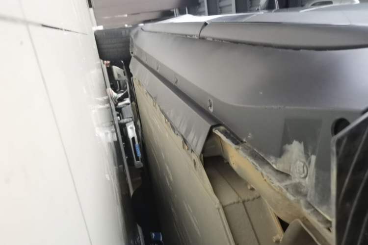 Used XPeng G3 2019 Smart Edition Left Side Sill