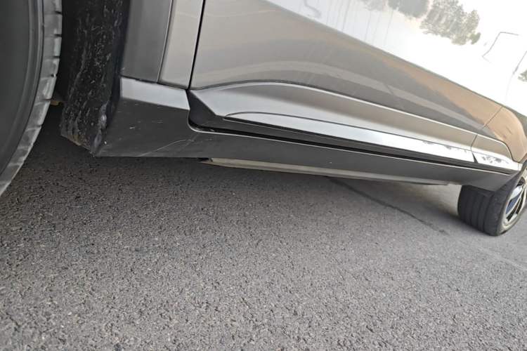 Used XPeng G3 2019 Smart Edition Left Side Sill