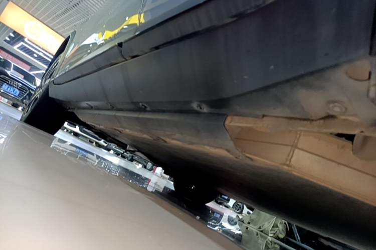 Used XPeng G3 2019 Smart Edition Left Side Sill