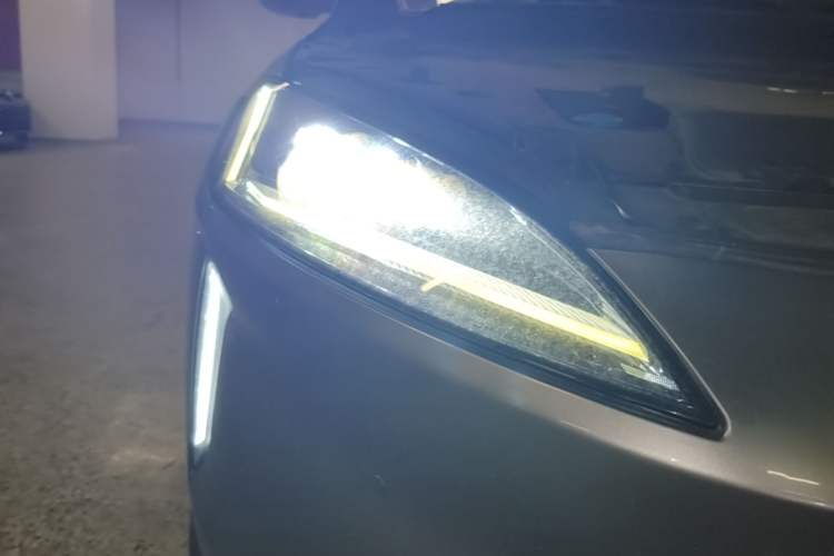 Used XPeng G3 2019 Deluxe Edition Right Front Headlight