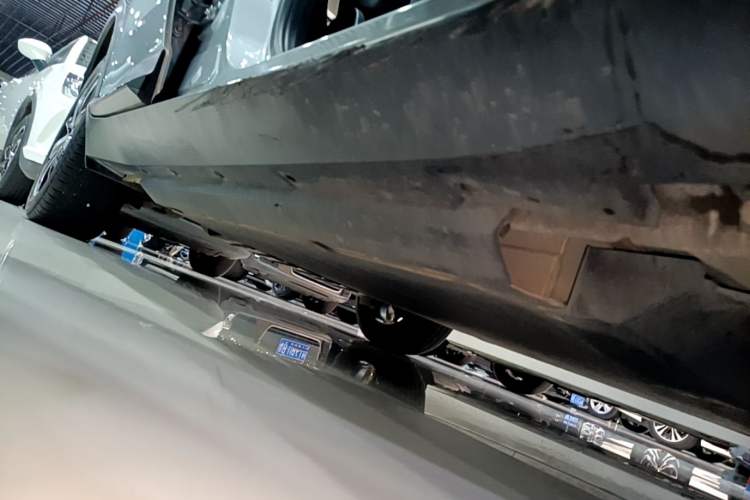 Used XPeng G3 2019 Smart Edition Right Side Sill