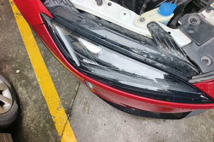Used XPeng G3 2019 Smart Edition Right Front Headlight