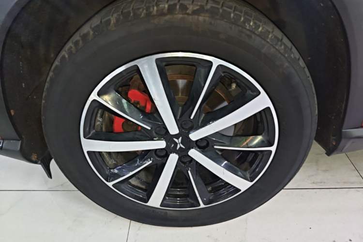 Used XPeng G3 2019 Deluxe Edition Left Front Wheel Hub