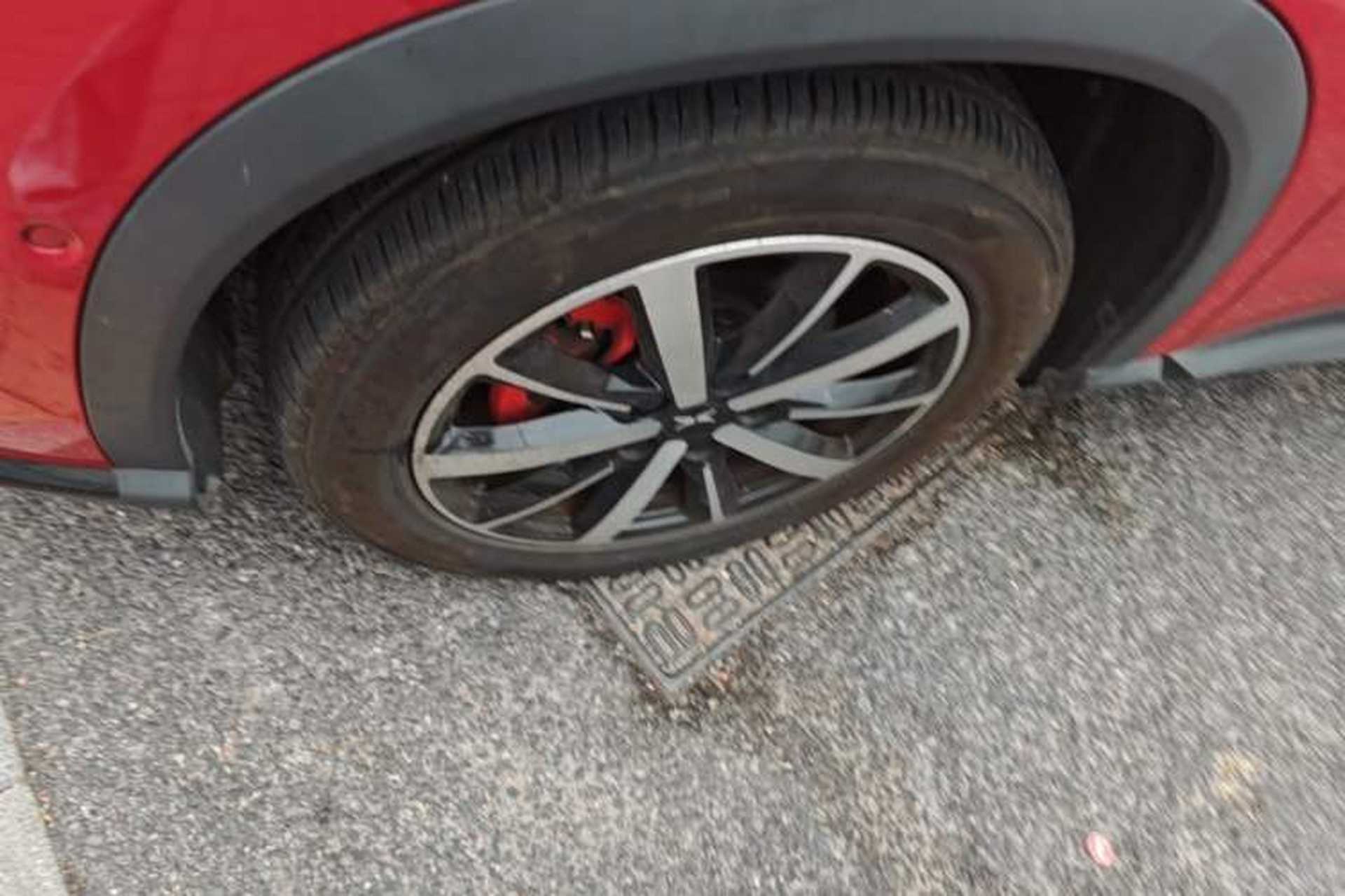 Used XPeng G3 2019 Deluxe Edition Left Front Wheel Hub