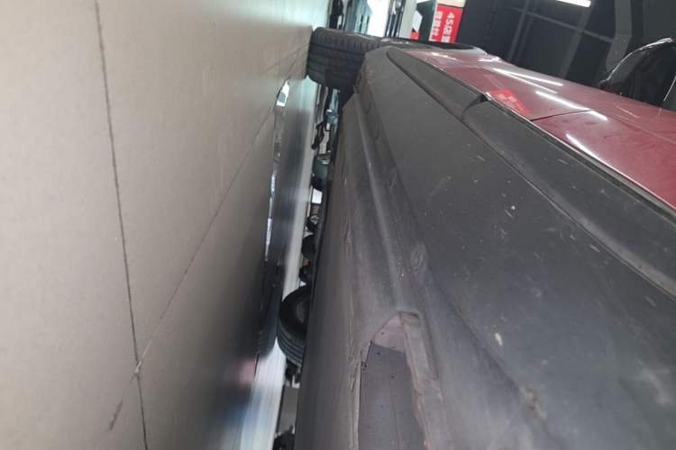 Used XPeng G3 2019 Smart Edition Left Side Sill