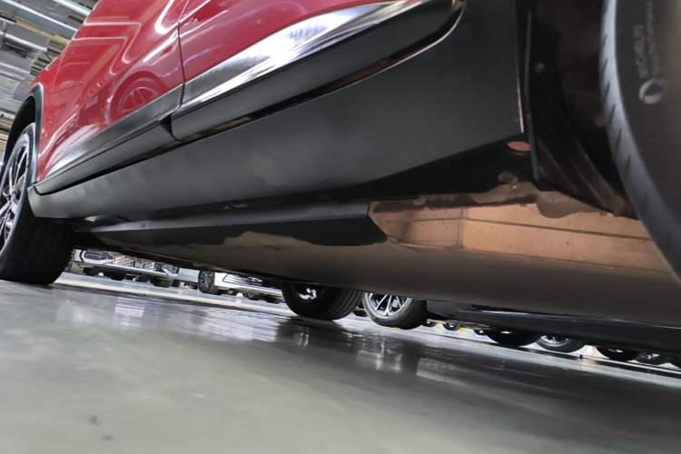 Used XPeng G3 2019 Smart Edition Left Side Sill