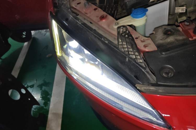 Used XPeng G3 2019 Smart Edition Right Front Headlight