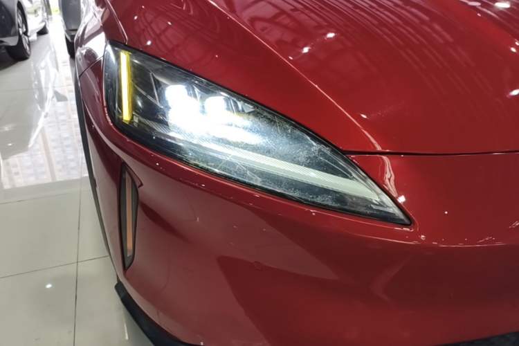 Used XPeng G3 2019 Deluxe Edition Right Front Headlight