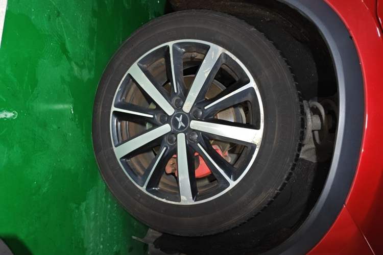 Used XPeng G3 2019 Smart Edition Right Front Wheel Hub