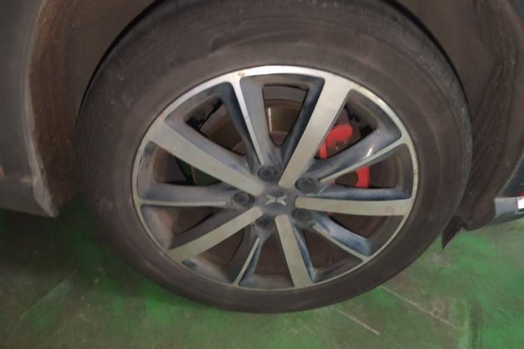 Used XPeng G3 2019 Smart Edition Right Front Wheel Hub