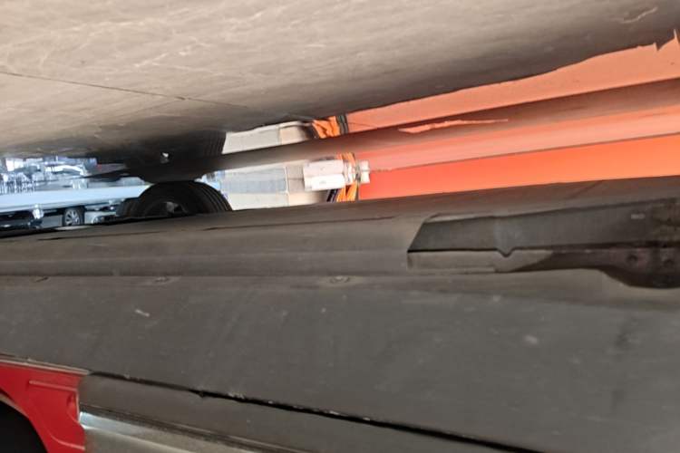 Used XPeng G3 2019 Deluxe Edition Right Side Sill