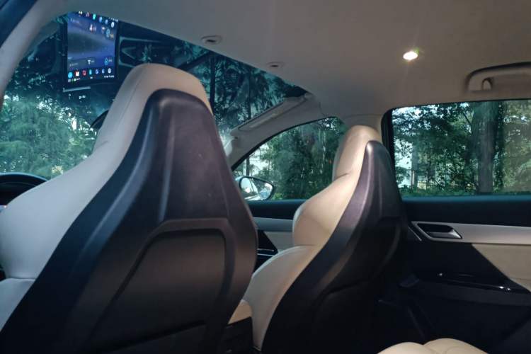 Used XPeng G3 2019 Smart Edition Interior 3