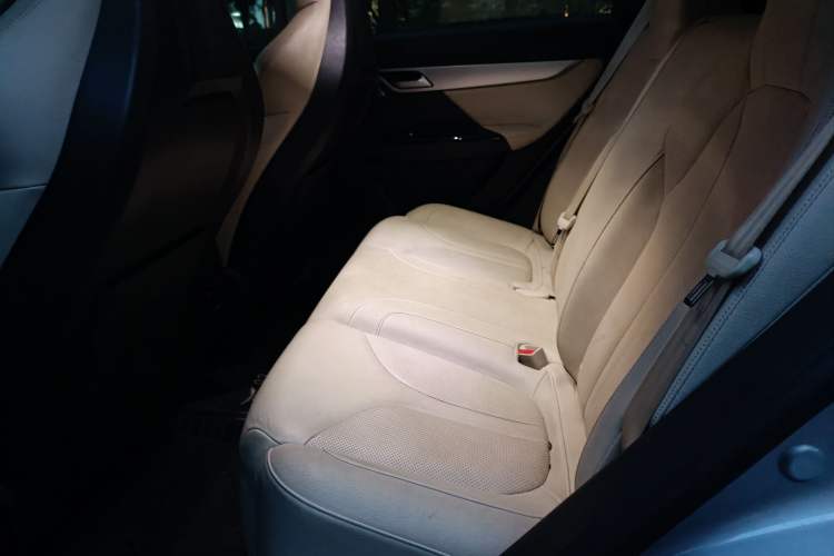 Used XPeng G3 2019 Smart Edition Interior 4