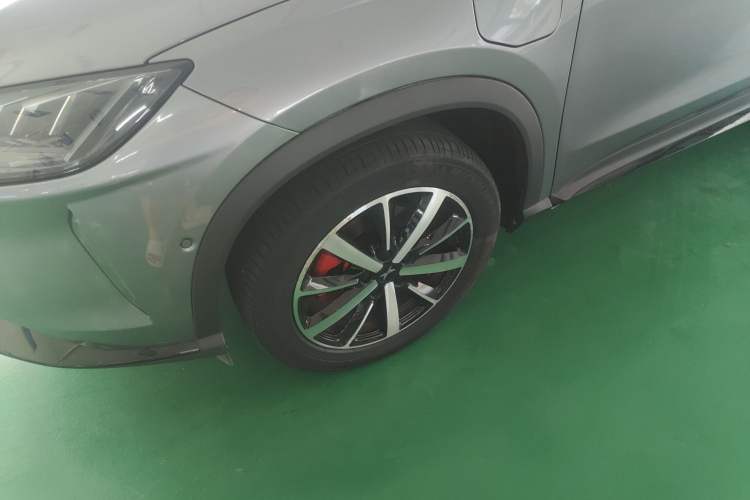 Used XPeng G3 2019 Smart Edition Left Front Wheel Hub