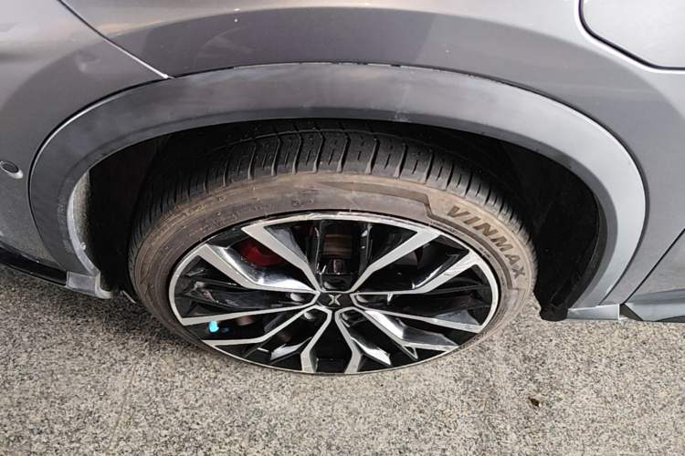 Used XPeng G3 2019 Deluxe Edition Left Front Wheel Hub
