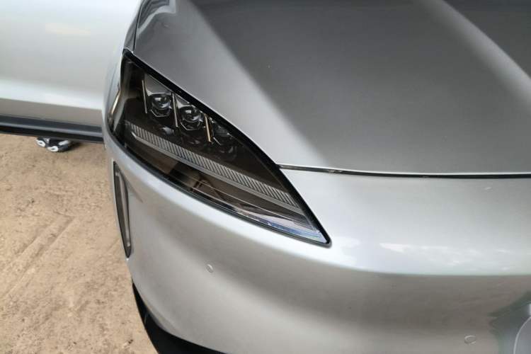 Used XPeng G3 2019 Deluxe Edition Right Front Headlight