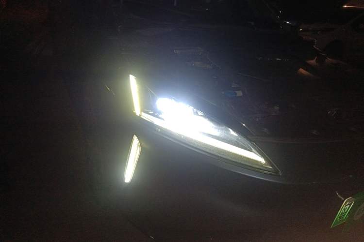 Used XPeng G3 2019 Smart Edition Right Front Headlight