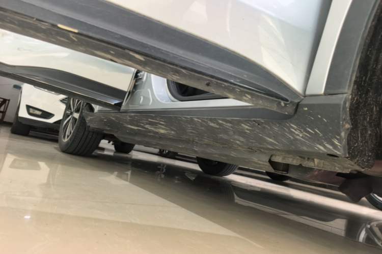 Used XPeng G3 2019 Enjoy Edition Right Side Sill