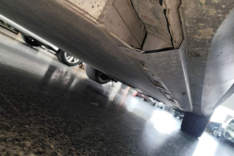 Used XPeng G3 2019 Deluxe Edition Right Side Sill