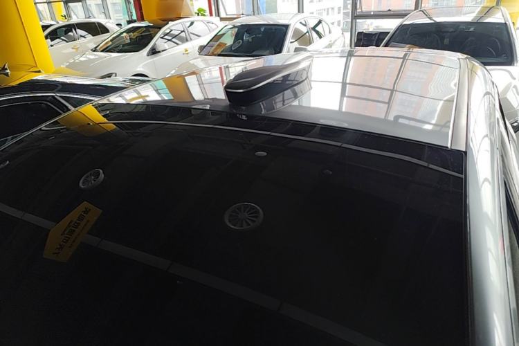 Used XPeng G3 2019 Deluxe Edition Roof