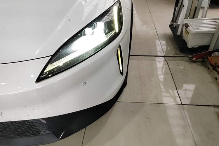 Used XPeng G3 2019 Deluxe Edition Left Front Headlight