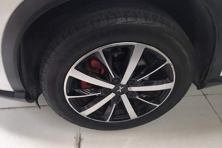 Used XPeng G3 2019 Smart Edition Left Front Wheel Hub