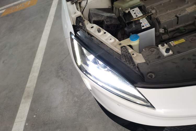 Used XPeng G3 2019 Smart Edition Right Front Headlight