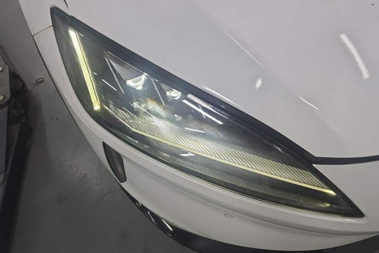 Used XPeng G3 2019 Deluxe Edition Right Front Headlight
