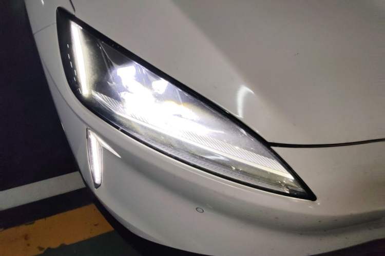 Used XPeng G3 2019 Smart Edition Right Front Headlight