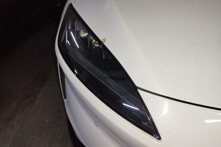 Used XPeng G3 2019 Deluxe Edition Right Front Headlight