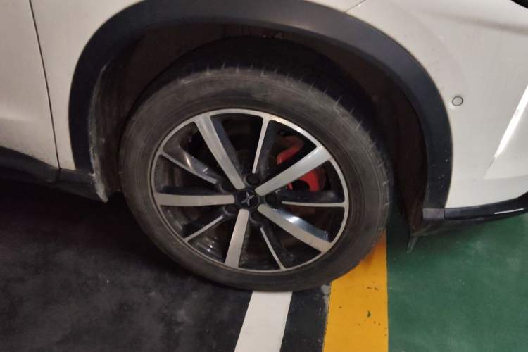 Used XPeng G3 2019 Smart Edition Right Front Wheel Hub