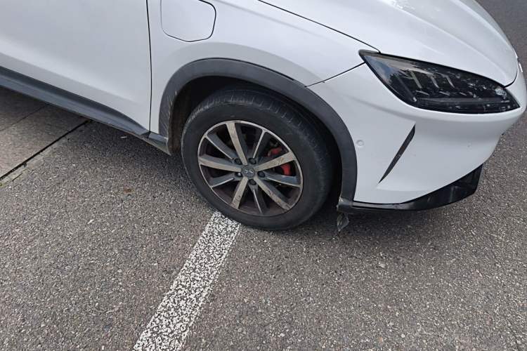 Used XPeng G3 2019 Deluxe Edition Right Front Wheel Hub