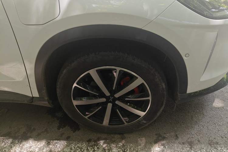 Used XPeng G3 2019 Smart Edition Right Front Wheel Hub