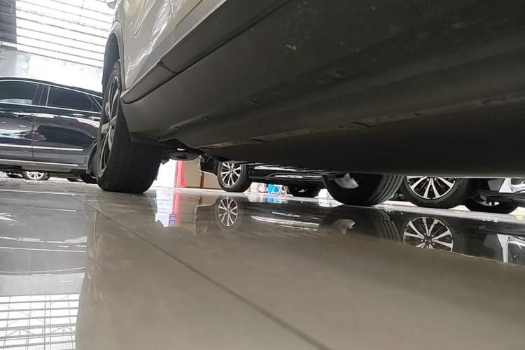 Used XPeng G3 2019 Deluxe Edition Right Side Sill