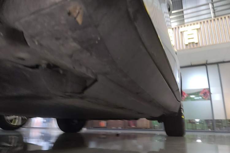 Used XPeng G3 2019 Smart Edition Right Side Sill