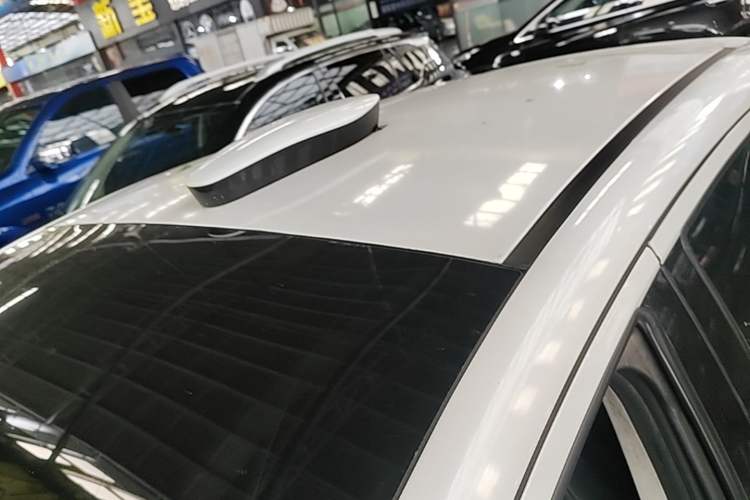 Used XPeng G3 2019 Deluxe Edition Roof