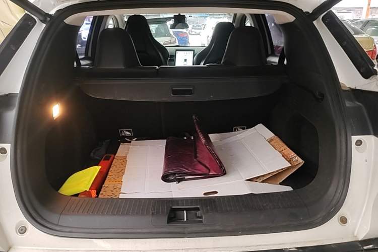 Used XPeng G3 2019 Deluxe Edition Trunk