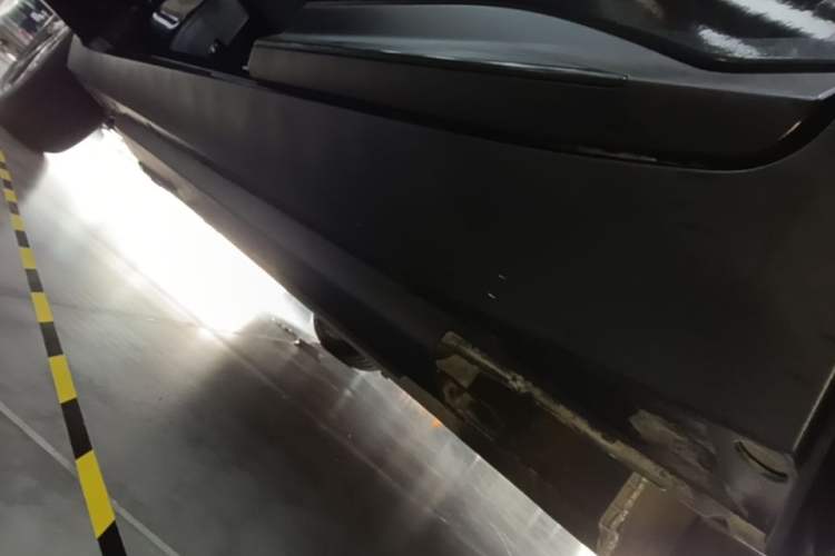 Used XPeng G3 2020 520i Luxury Edition Left Side Sill