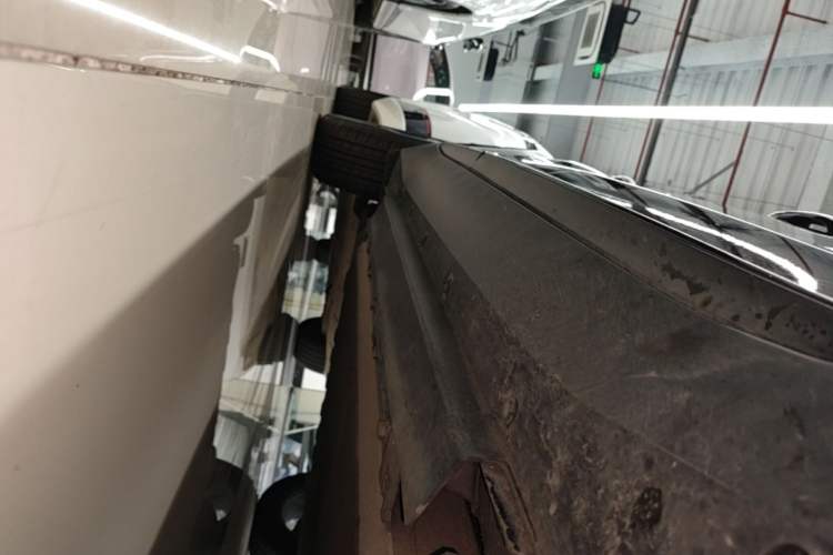 Used XPeng G3 2020 520i Luxury Edition Right Side Sill