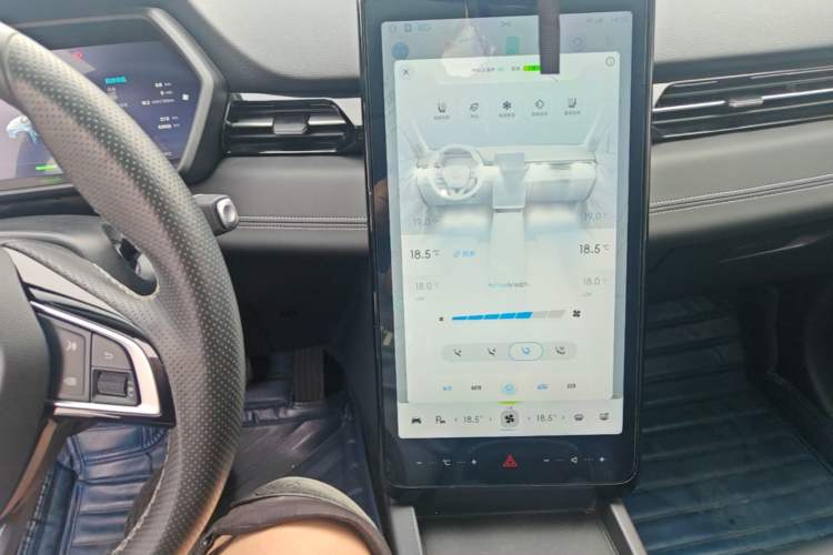Used XPeng G3 2020 460i Luxury Edition Audio And AC Panel