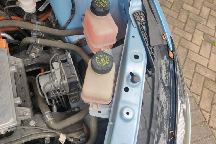 Used XPeng G3 2020 520 Enjoyment Edition Engine Bay Left