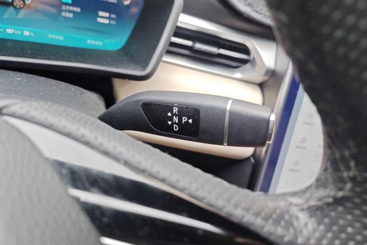 Used XPeng G3 2020 520i Luxury Edition Gear Lever