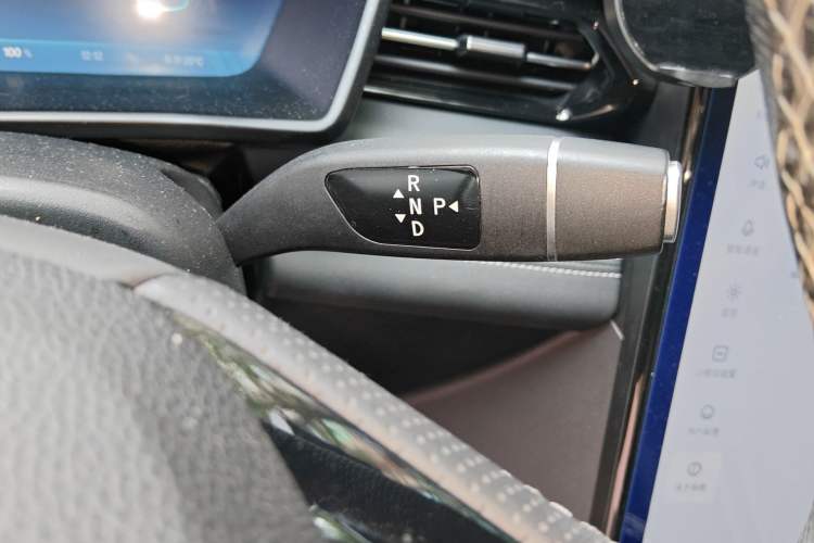 Used XPeng G3 2020 520 Luxury Edition Gear Lever