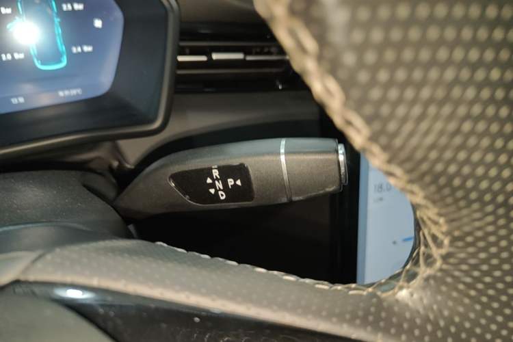 Used XPeng G3 2020 460i Luxury Edition Gear Lever