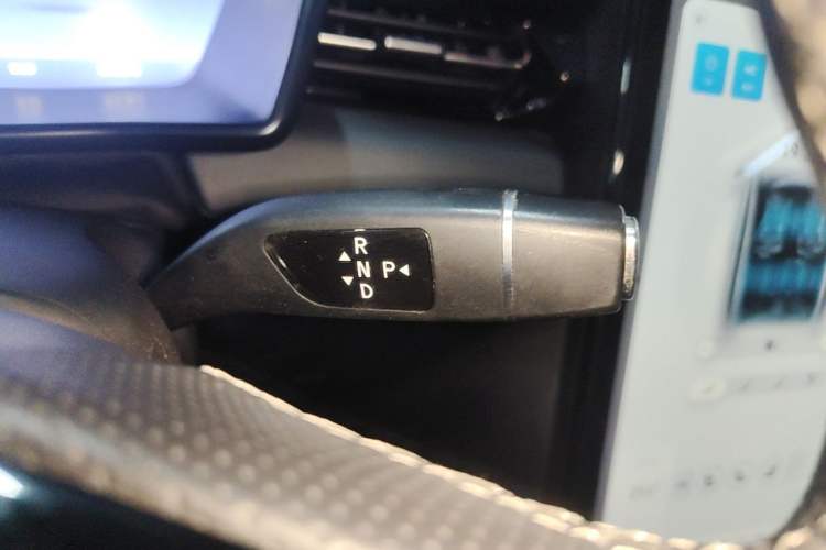 Used XPeng G3 2020 520 Luxury Edition Gear Lever