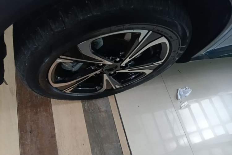 Used XPeng G3 2020 520 Smart Edition Left Front Wheel Hub