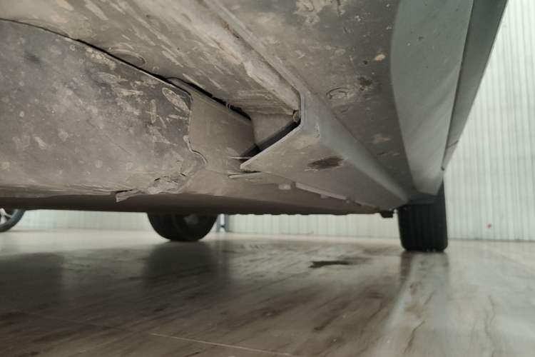 Used XPeng G3 2020 460i Luxury Edition Left Side Sill
