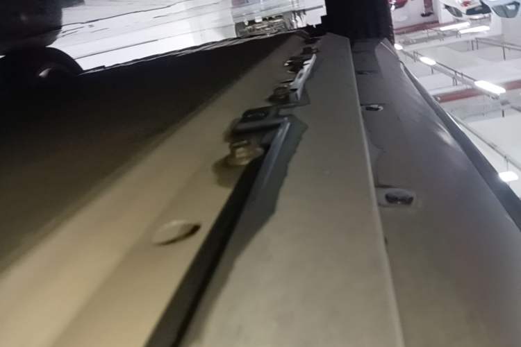 Used XPeng G3 2020 520i Luxury Edition Left Side Sill