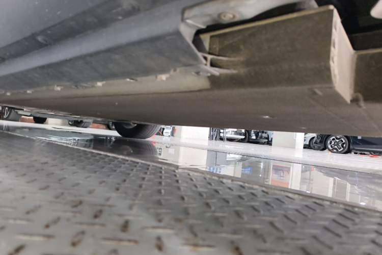 Used XPeng G3 2020 520 Smart Edition Left Side Sill