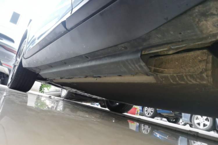 Used XPeng G3 2020 520i Luxury Edition Left Side Sill